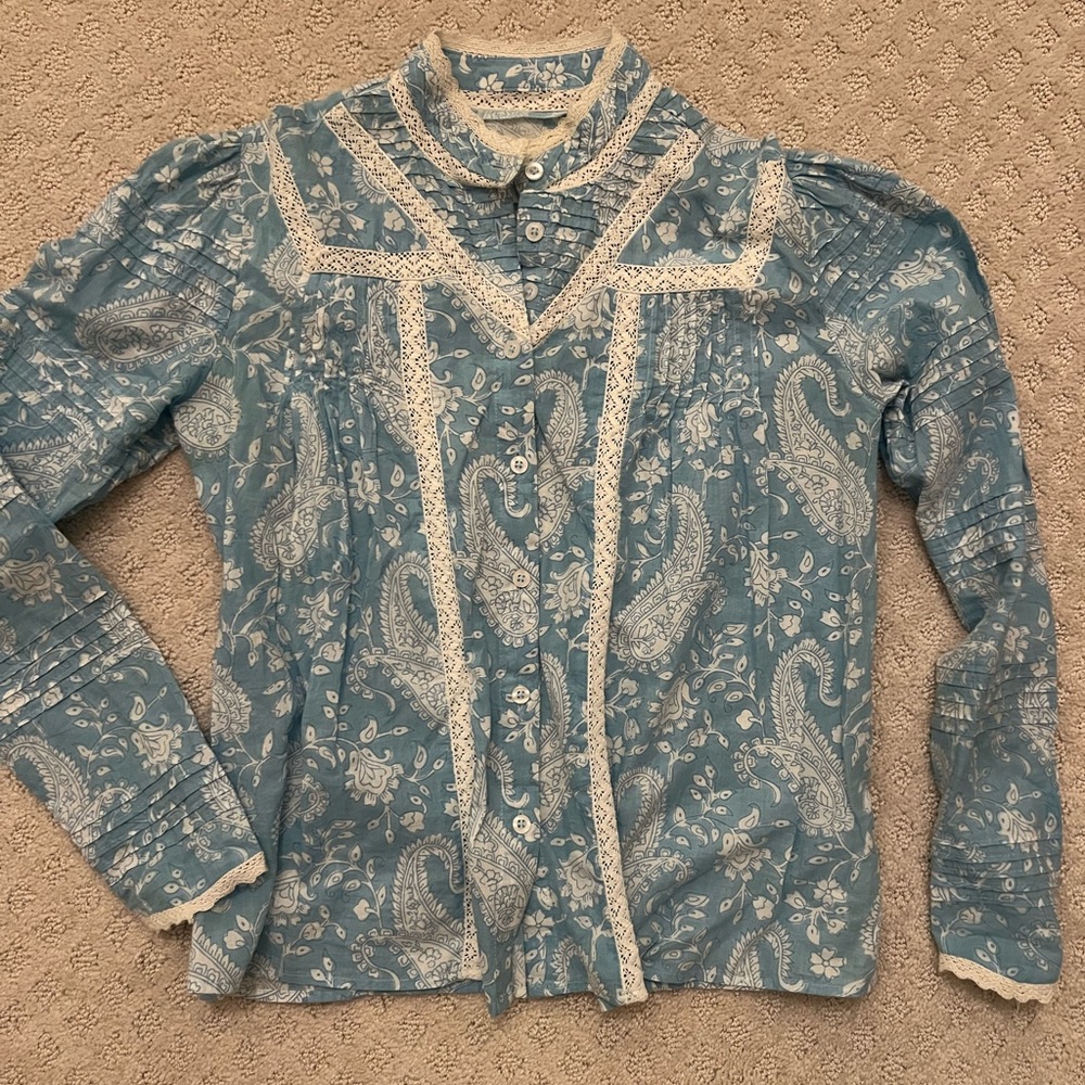 THE SHIRT BY ROCHELLE BEHRENS
Blue Paisley Priya Shirt